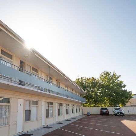 Bunbury Motel And Apartments Buitenkant foto