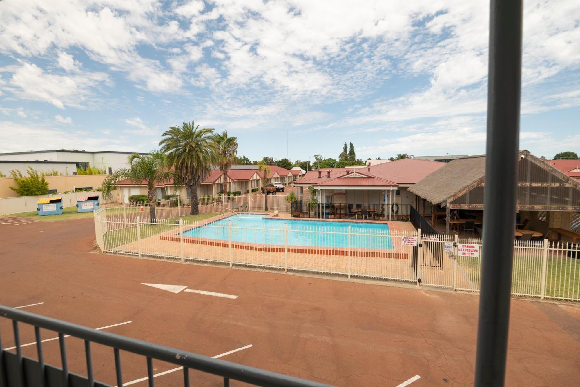 Bunbury Motel And Apartments Buitenkant foto